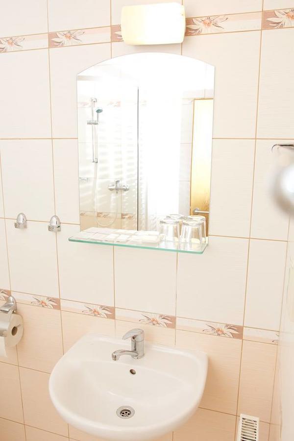 Hotel Clavis Лученец Экстерьер фото